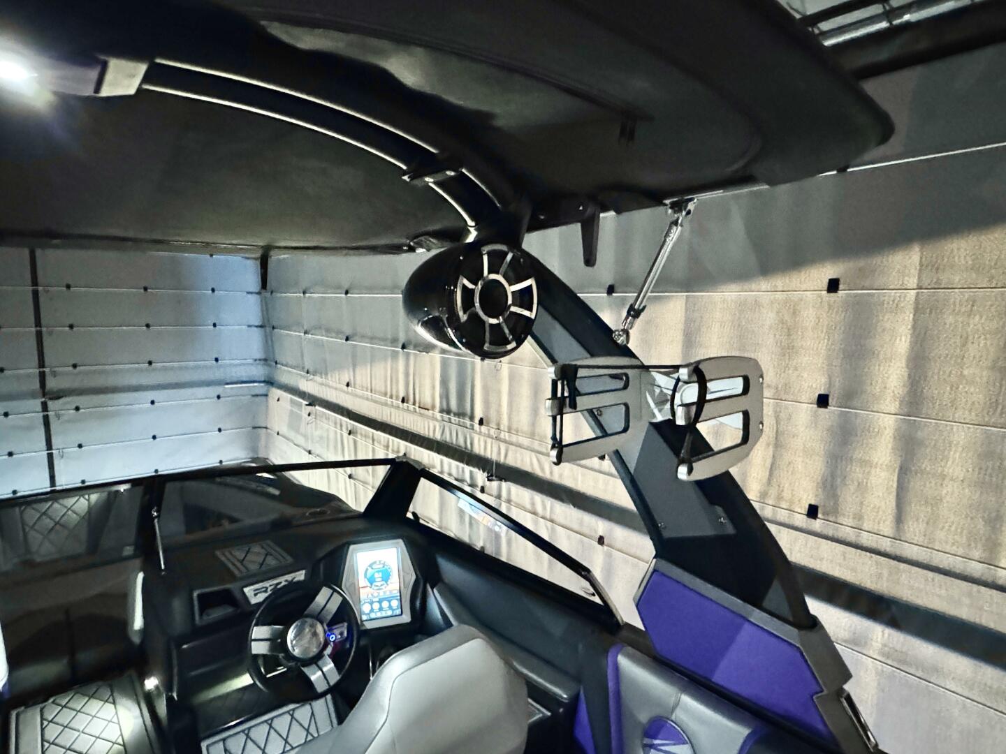 Slide: The Image of Tige RZX3 Wake & Surf Boat 2017 - 5323315