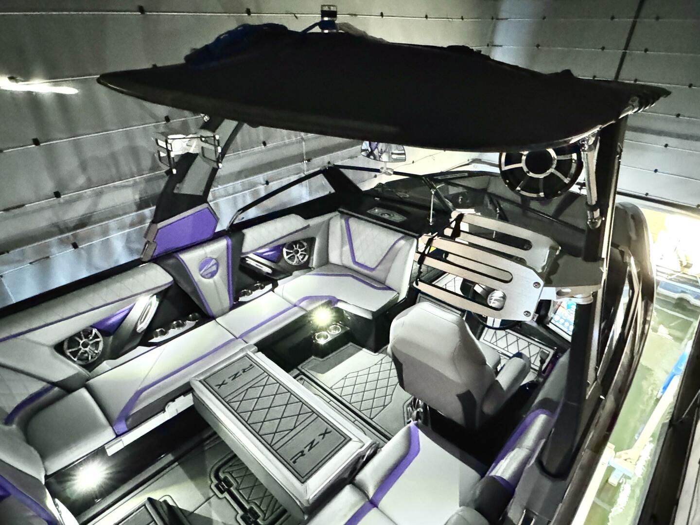 Slide: The Image of Tige RZX3 Wake & Surf Boat 2017 - 5323316