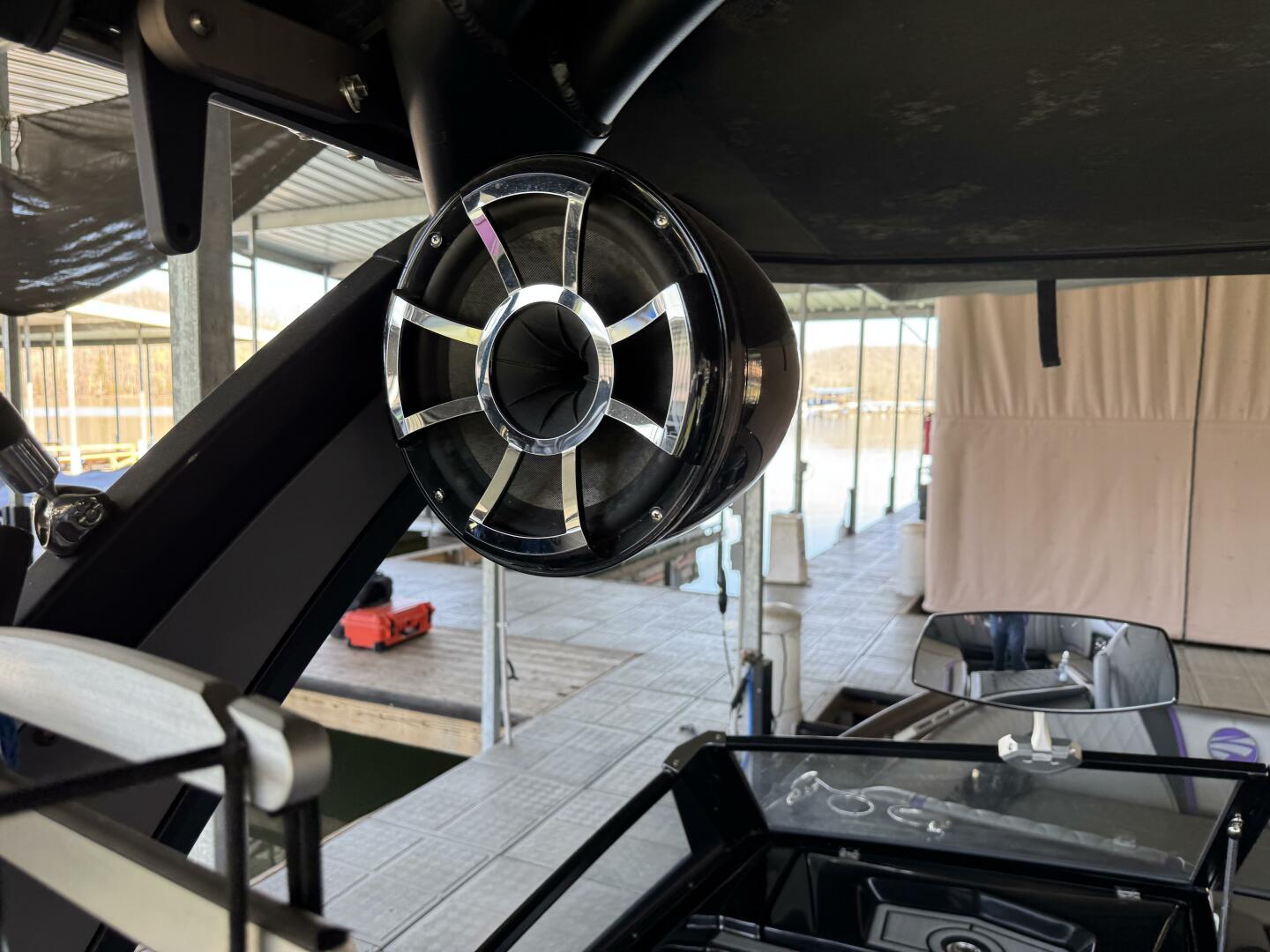 Slide: The Image of Tige RZX3 Wake & Surf Boat 2017 - 5323318