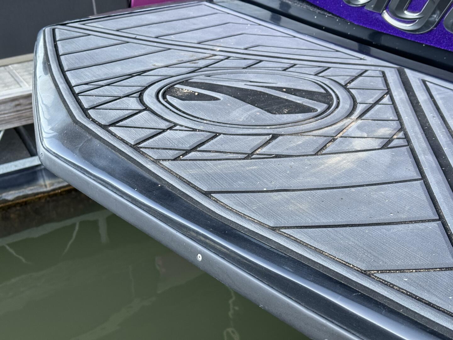 Slide: The Image of Tige RZX3 Wake & Surf Boat 2017 - 5323330