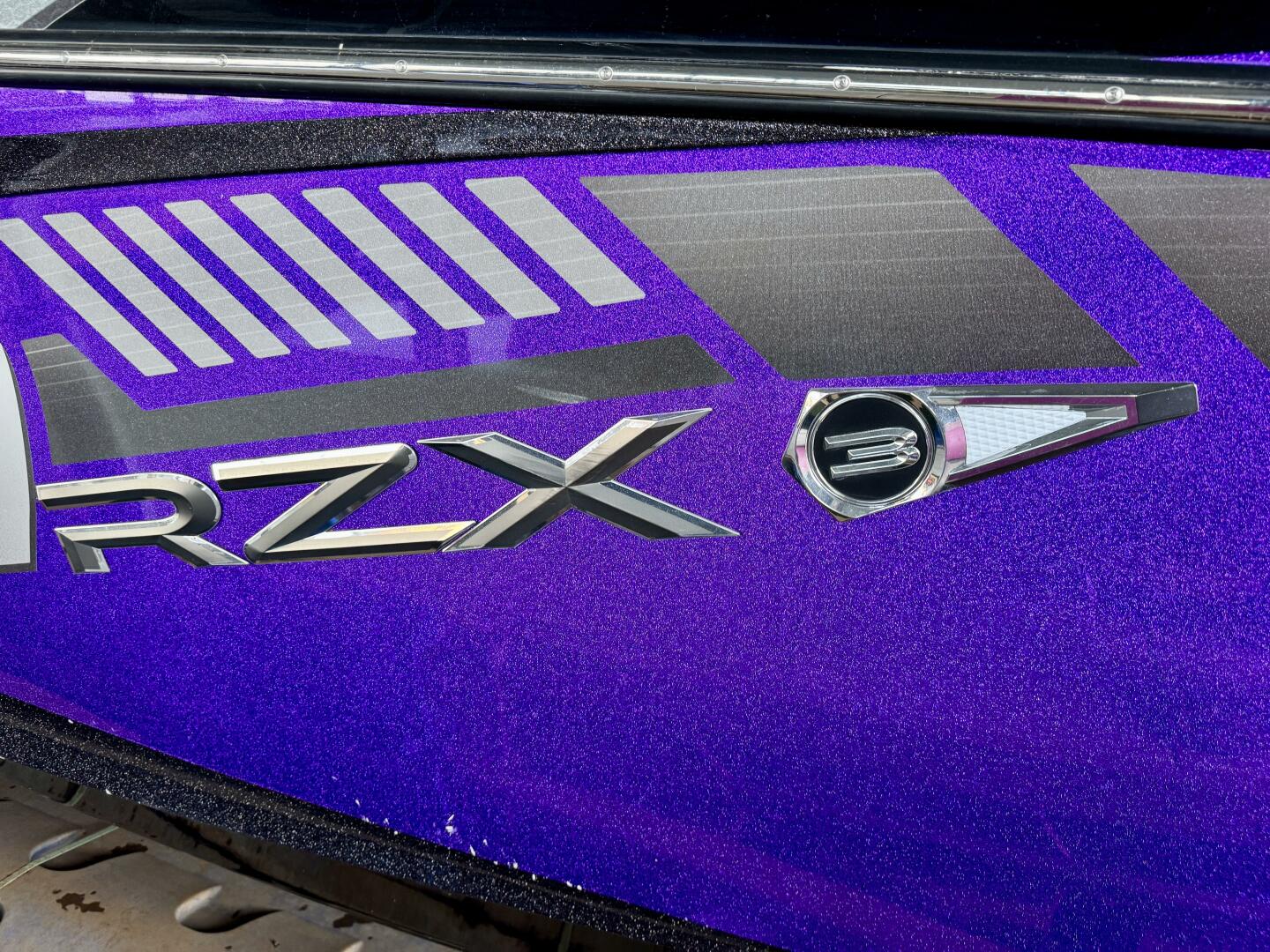 Slide: The Image of Tige RZX3 Wake & Surf Boat 2017 - 5323415