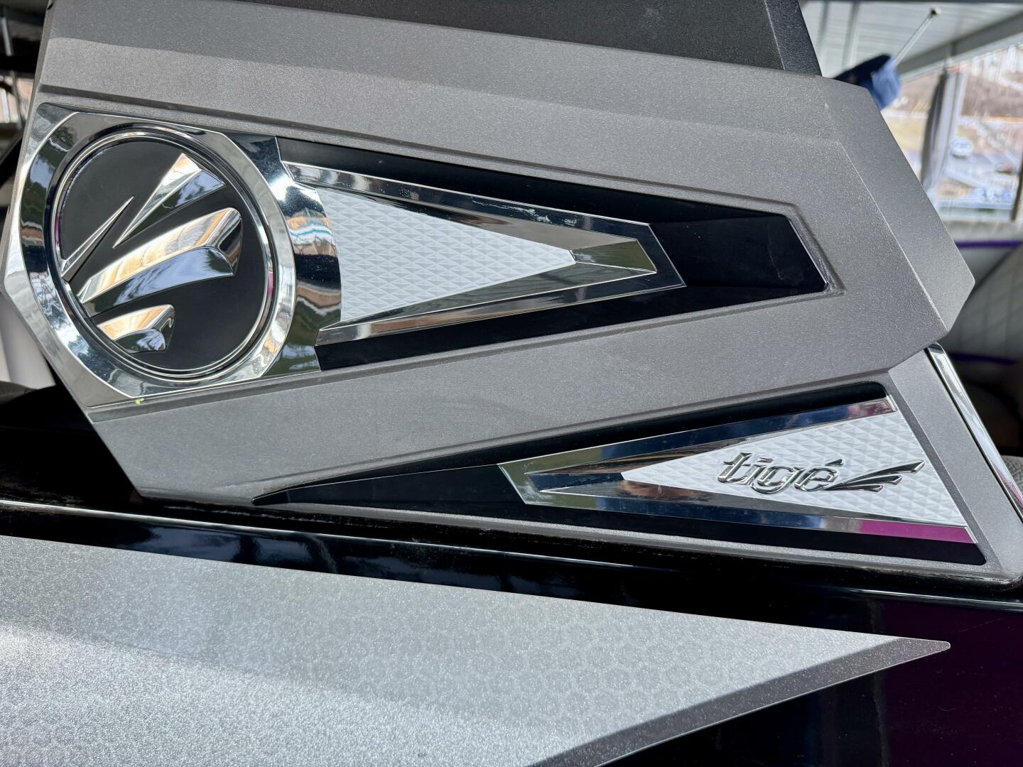 Slide: The Image of Tige RZX3 Wake & Surf Boat 2017 - 5323417