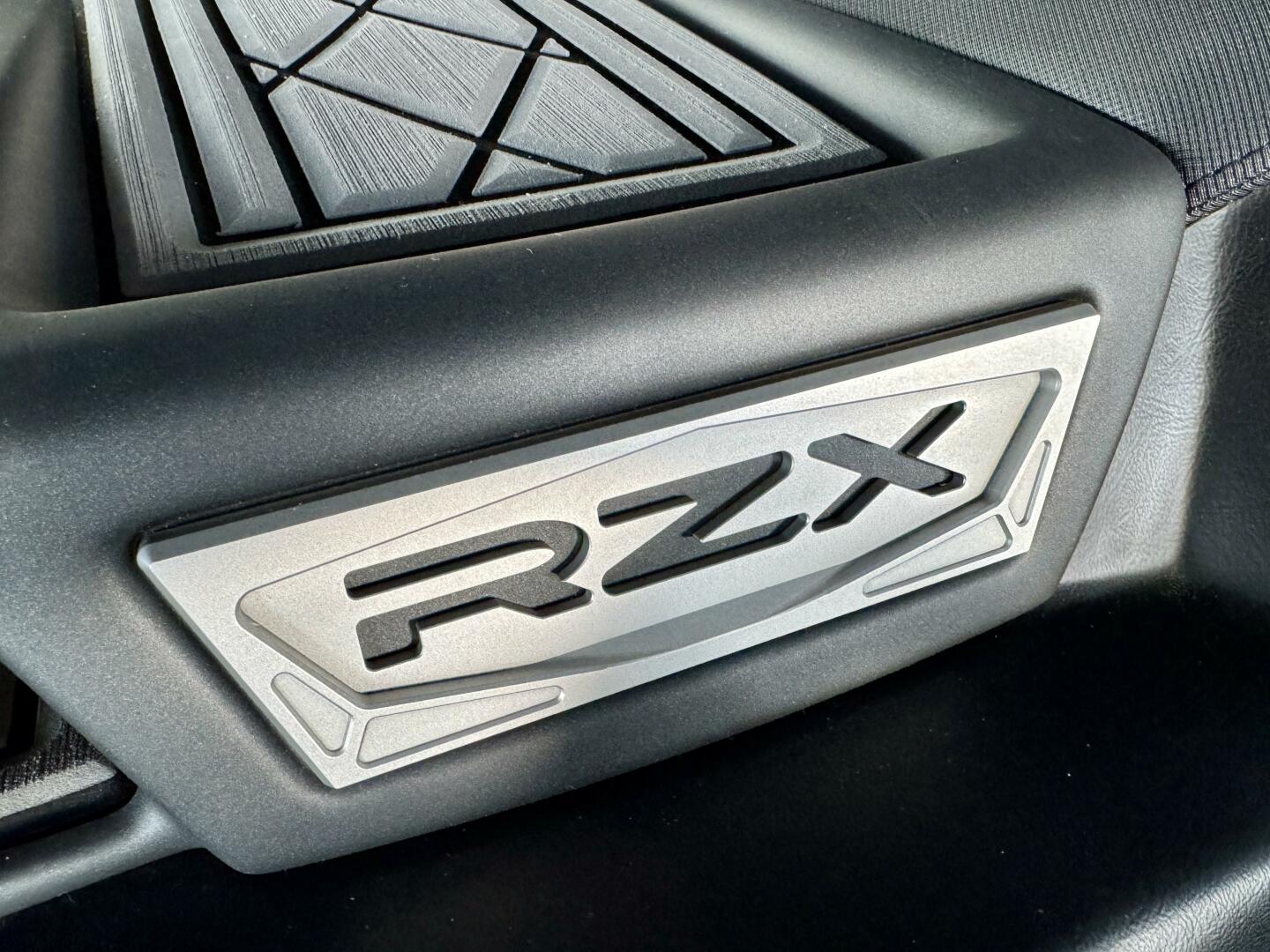 Slide: The Image of Tige RZX3 Wake & Surf Boat 2017 - 5323422