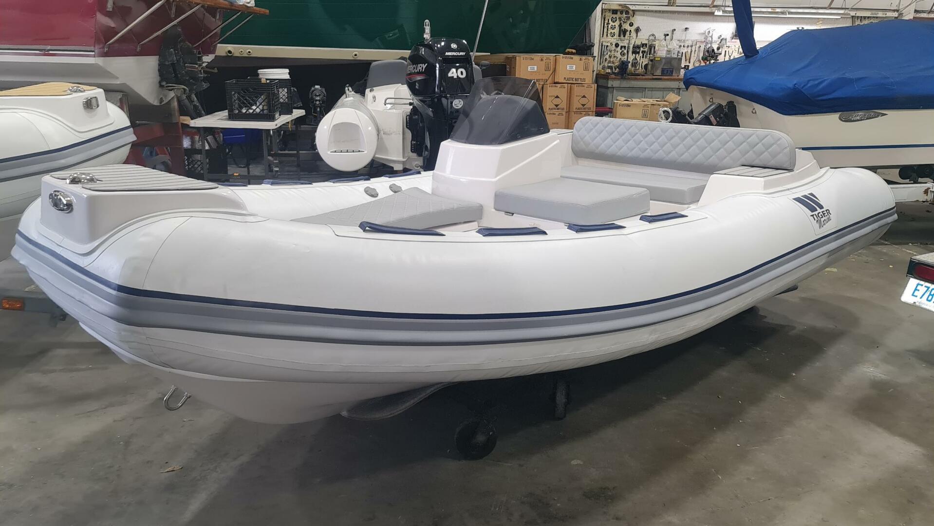 Slide: The Image of Tiger Marine 400 Protender 2023 - 4185362