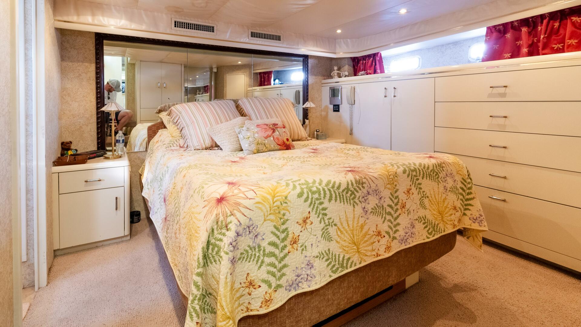 Slide: The Image of Tollycraft 57 Pilothouse Motor Yacht 1996 - 4699870