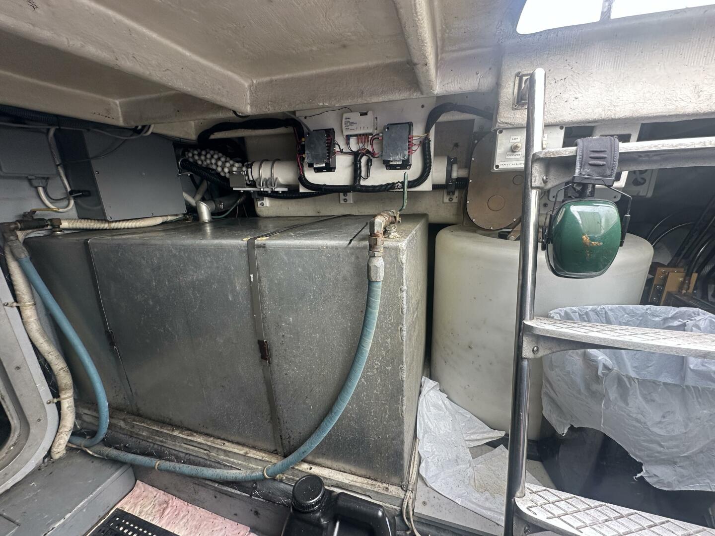 Slide: The Image of Tollycraft 57 Pilothouse Motor Yacht 1996 - 5451737