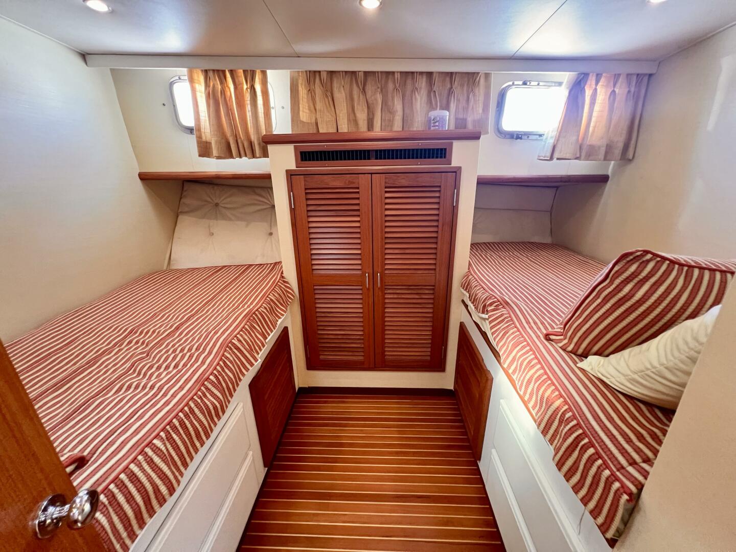 Slide: The Image of Tollycraft Pilothouse Motoryacht 1993 - 4673810