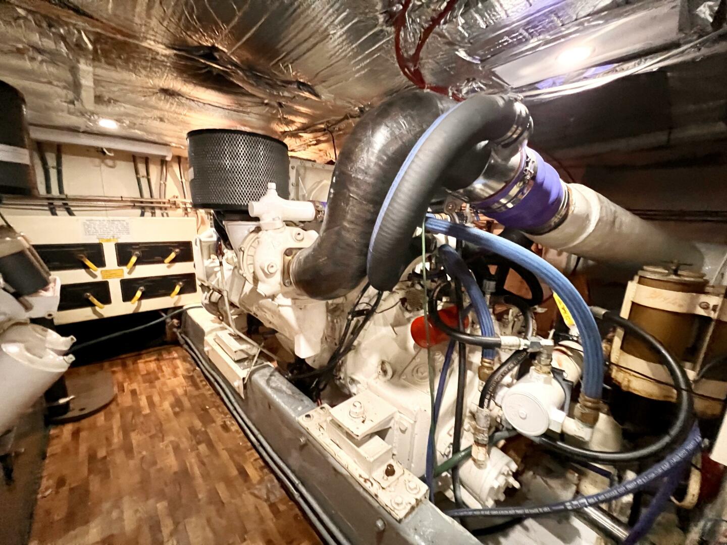 Slide: The Image of Tollycraft Pilothouse Motoryacht 1993 - 4673864
