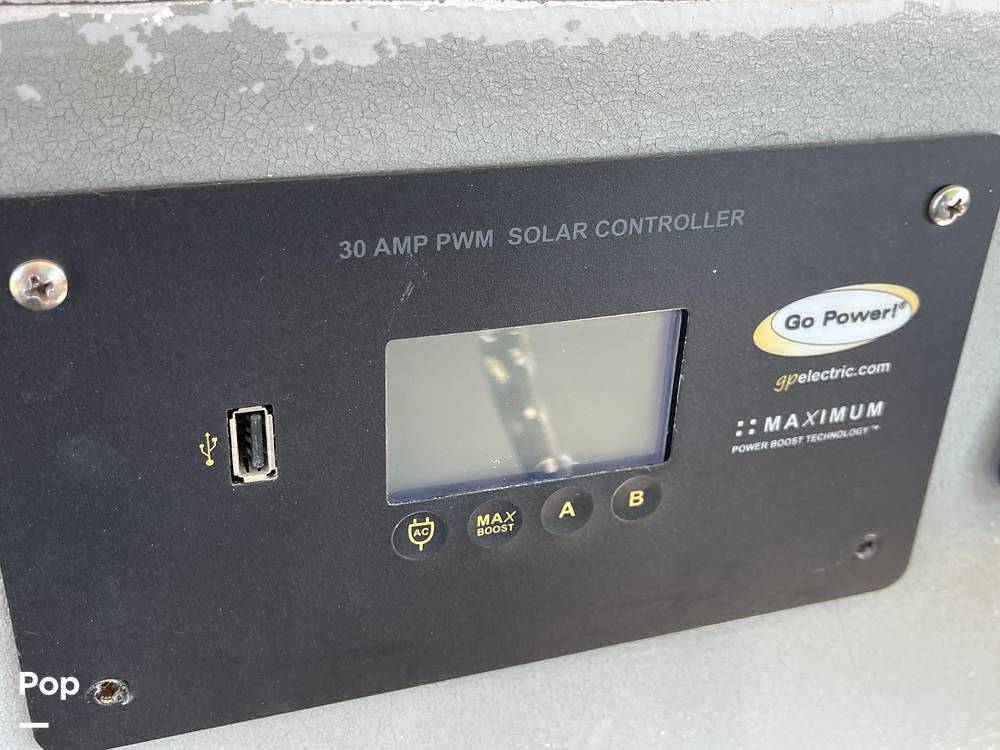 Slide: The Image of Solar Controller - 15185900
