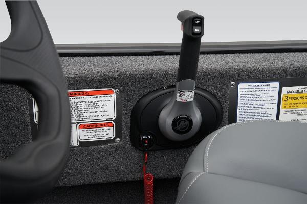 Slide: The Image of Tracker Bass Tracker Classic XL 2025 - 19