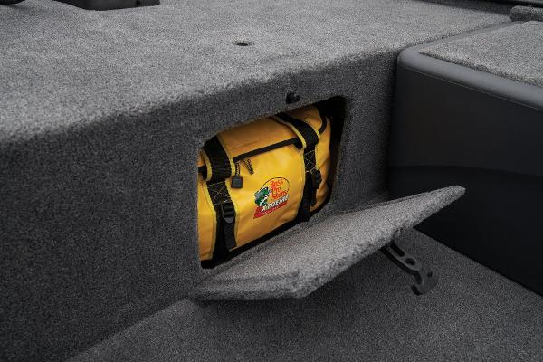 Slide: The Image of Tracker Bass Tracker Classic XL 2025 - 20