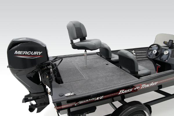 Slide: The Image of Tracker Bass Tracker Classic XL 2025 - 25