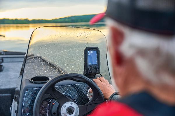 Slide: The Image of Tracker Bass Tracker Classic XL 2025 - 30