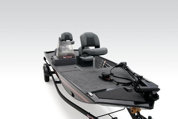 Slide: The Image of Tracker Bass Tracker Classic XL 2025 - 4