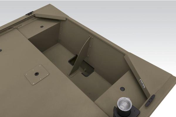 Slide: The Image of Tracker Grizzly 1648 Jon 2023 - 13