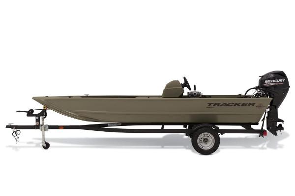 Slide: The Image of Tracker Grizzly 1648 SC 2025 - 1