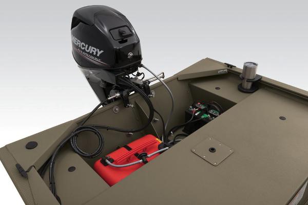 Slide: The Image of Tracker Grizzly 1648 SC 2025 - 13