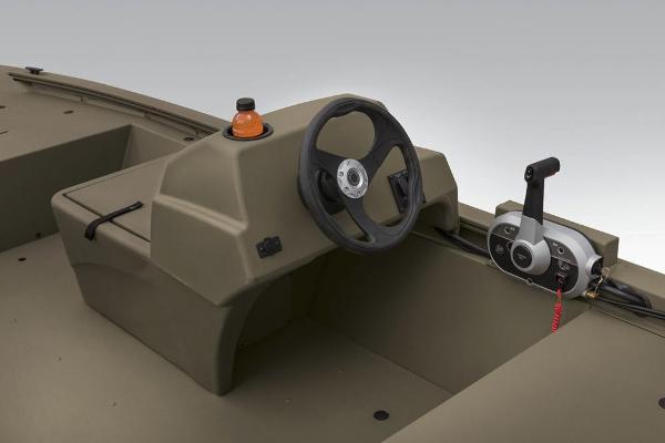 Slide: The Image of Tracker Grizzly 1648 SC 2025 - 18