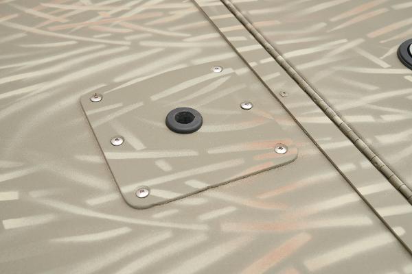 Slide: The Image of Tracker Grizzly 1654 T Sportsman 2026 - 11