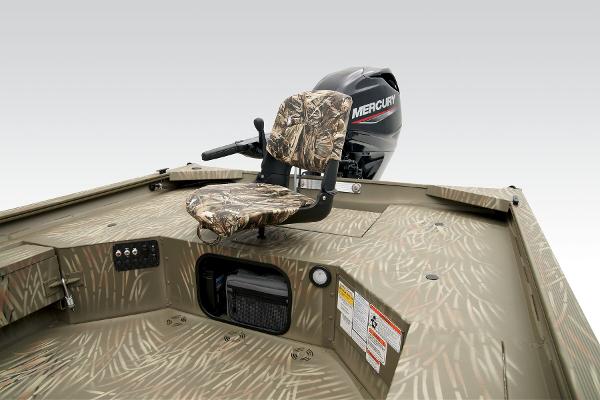 Slide: The Image of Tracker Grizzly 1654 T Sportsman 2026 - 21