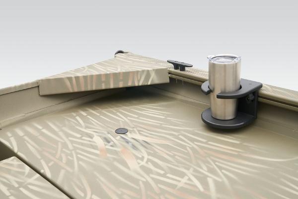 Slide: The Image of Tracker Grizzly 1654 T Sportsman 2026 - 25
