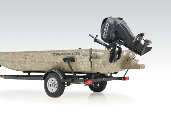 Slide: The Image of Tracker Grizzly 1654 T Sportsman 2026 - 27