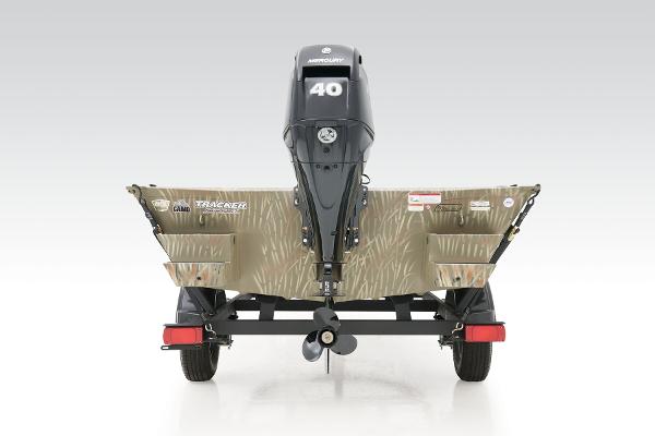 Slide: The Image of Tracker Grizzly 1654 T Sportsman 2026 - 28