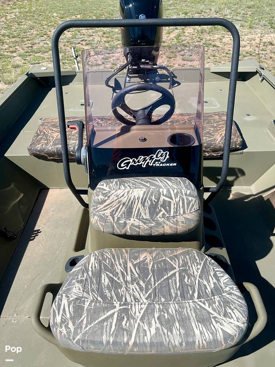 Slide: The Image of Tracker Grizzly 2072CC 2020 - 14179218