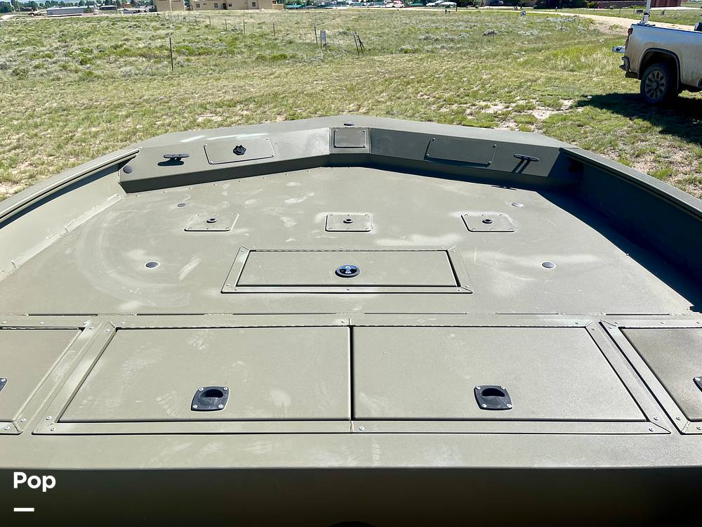 Slide: The Image of Tracker Grizzly 2072CC 2020 - 14179219
