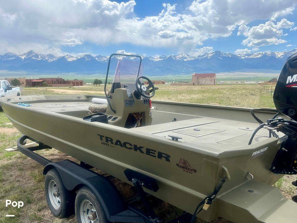 Slide: The Image of Tracker Grizzly 2072CC 2020 - 14097417