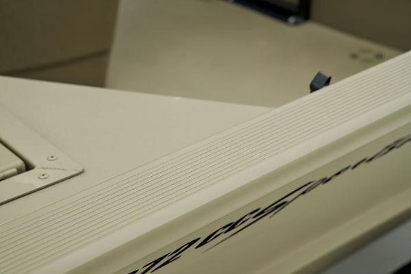 Slide: The Image of Tracker Grizzly 2072 CC Sportsman 2024 - 14