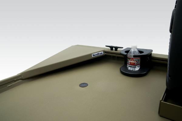 Slide: The Image of Tracker Grizzly 2072 CC Sportsman 2024 - 33
