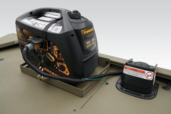 Slide: The Image of Tracker Grizzly 2072 CC Sportsman 2024 - 34
