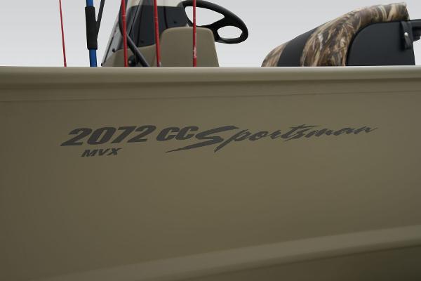 Slide: The Image of Tracker Grizzly 2072 CC Sportsman 2024 - 35