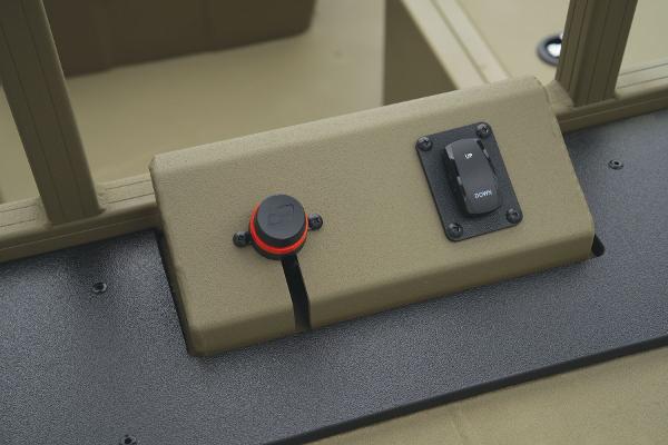 Slide: The Image of Tracker Grizzly 2072 CC Sportsman 2024 - 9
