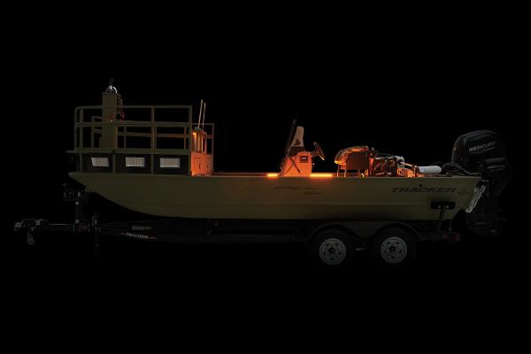 Slide: The Image of Tracker Grizzly 2072 CC Sportsman Kicker 2025 - 21