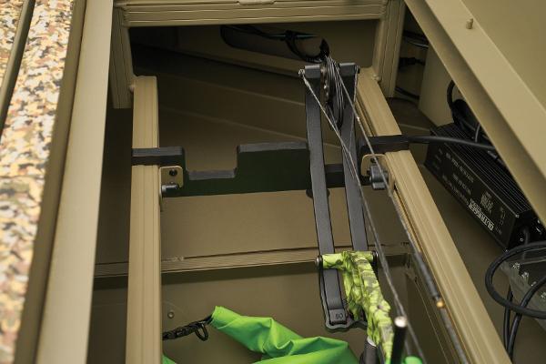 Slide: The Image of Tracker Grizzly 2072 CC Sportsman Kicker 2025 - 40