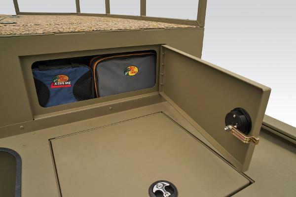 Slide: The Image of Tracker Grizzly 2072 CC Sportsman Kicker 2025 - 44