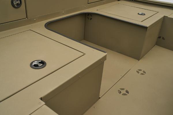 Slide: The Image of Tracker Grizzly 2072 CC Sportsman Kicker 2025 - 45