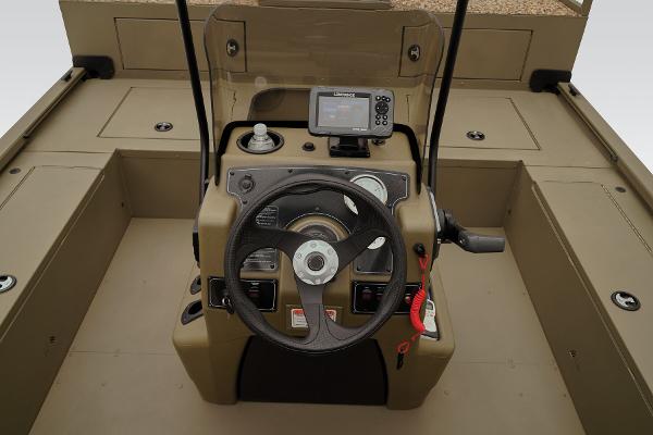 Slide: The Image of Tracker Grizzly 2072 CC Sportsman Kicker 2025 - 56