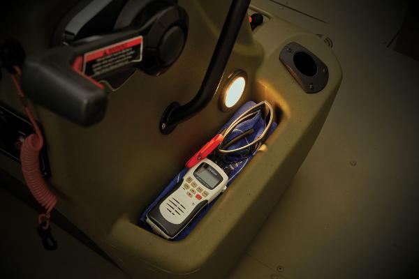 Slide: The Image of Tracker Grizzly 2072 CC Sportsman Kicker 2025 - 69