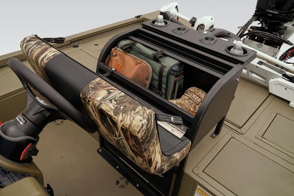 Slide: The Image of Tracker Grizzly 2072 CC Sportsman Kicker 2025 - 75