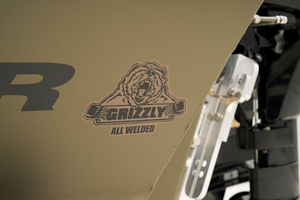 Slide: The Image of Tracker Grizzly 2072 CC Sportsman Kicker 2025 - 87
