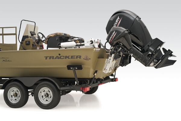 Slide: The Image of Tracker Grizzly 2072 CC Sportsman Kicker 2025 - 96