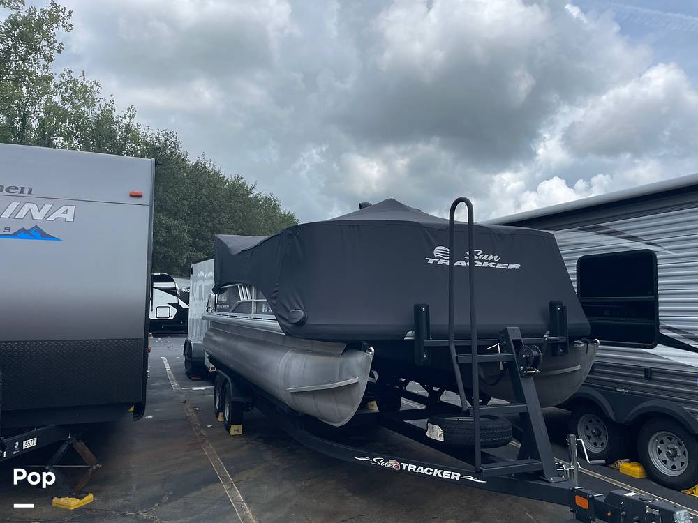 Slide: The Image of Tracker Party Barge 20 DLX 2021 - 14534182