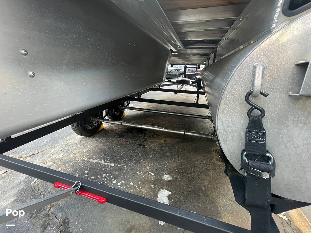 Slide: The Image of Tracker Party Barge 20 DLX 2021 - 14534187