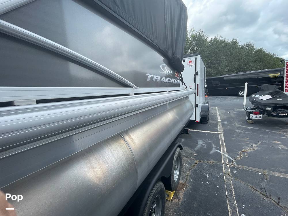 Slide: The Image of Tracker Party Barge 20 DLX 2021 - 14534245