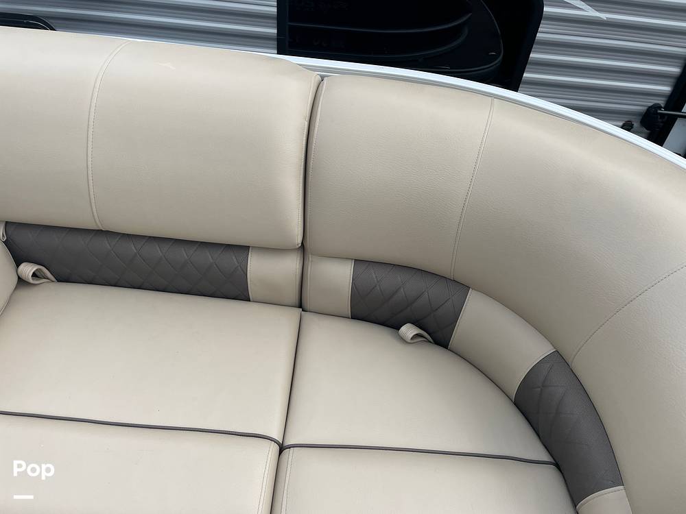 Slide: The Image of Tracker Party Barge 20 DLX 2021 - 14534257