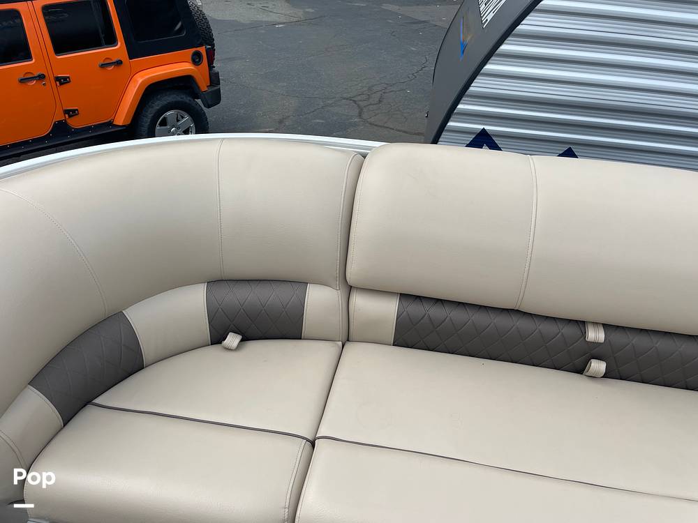 Slide: The Image of Tracker Party Barge 20 DLX 2021 - 14534261