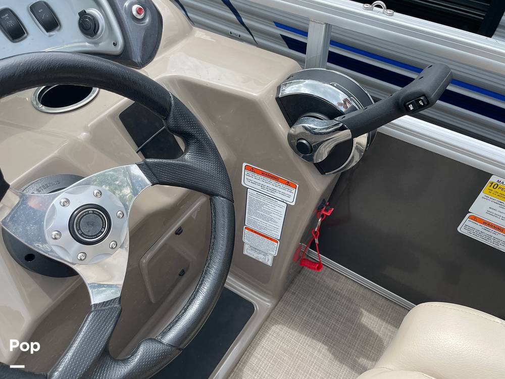 Slide: The Image of Tracker Party Barge 20 DLX 2021 - 14534286